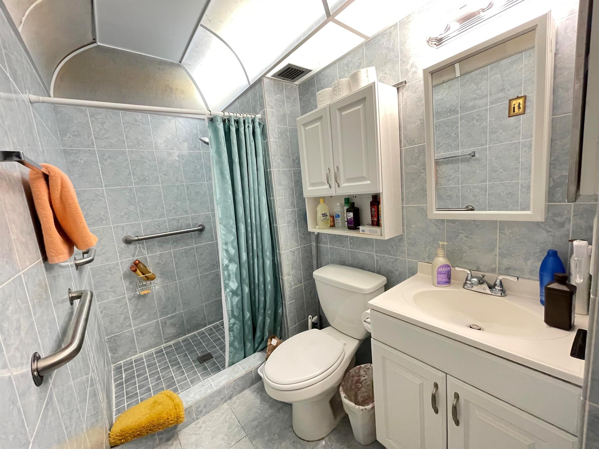 KINGS POINT 4 - Residential