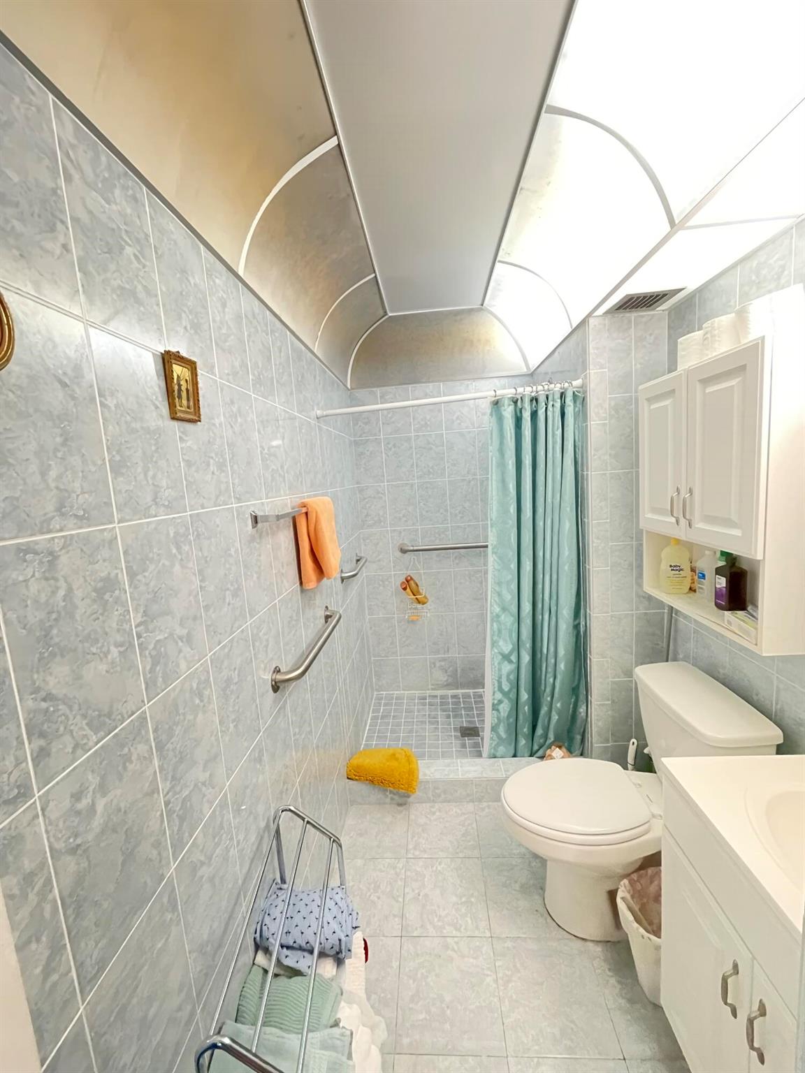 KINGS POINT 4 - Residential