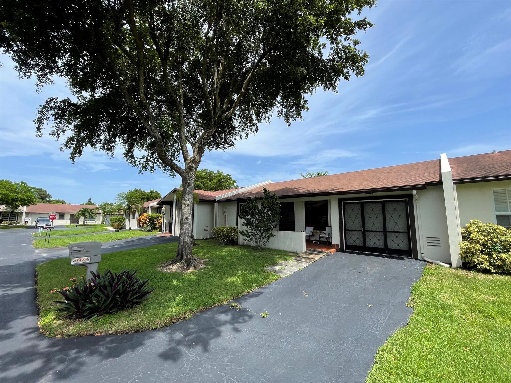 KINGS POINT 4 - Residential