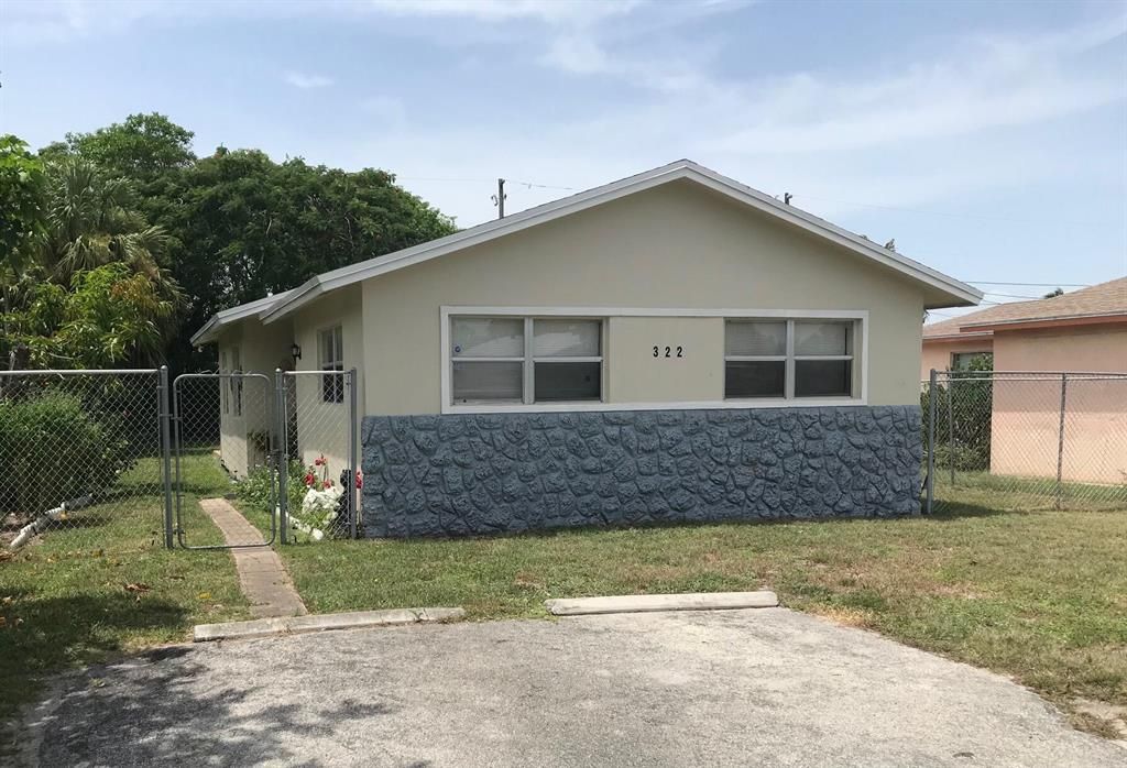 Photo of 322 NW 4th Avenue, Delray Beach, FL 33444 (MLS # R10741349)