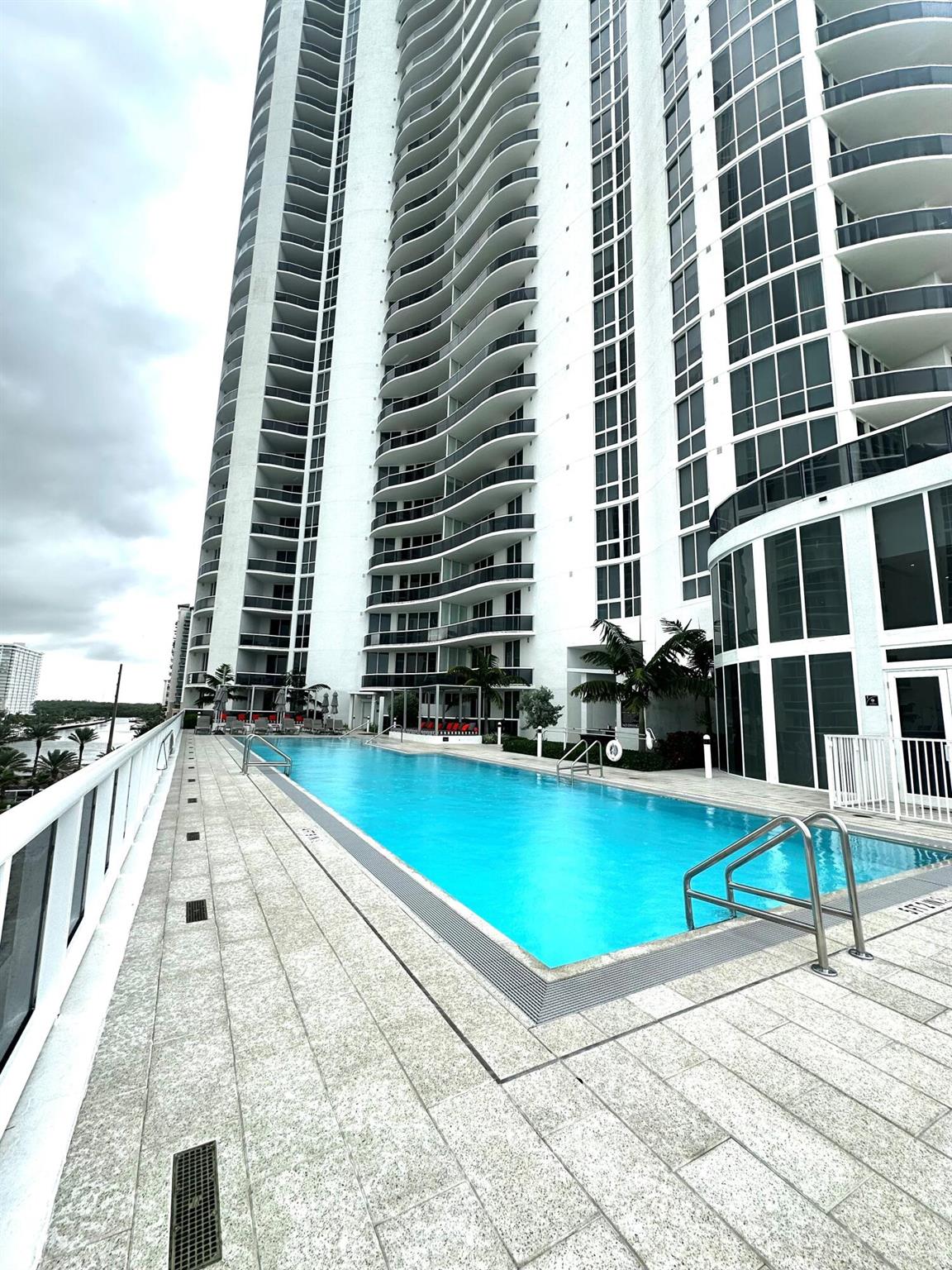 TDR TOWER II CONDO - Residential Lease