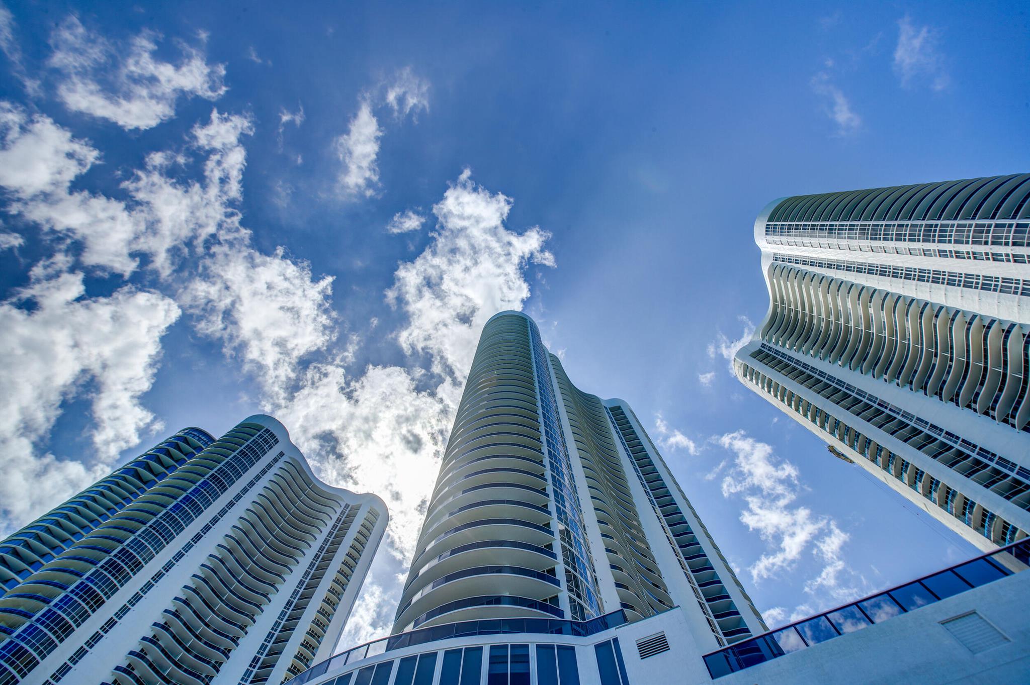 TDR TOWER II CONDO - Residential Lease