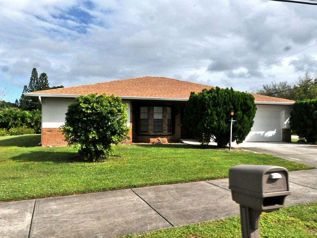 Photo of 2599 SE Westmoreland Boulevard, Port St Lucie, FL 34952 (MLS # R10866456)