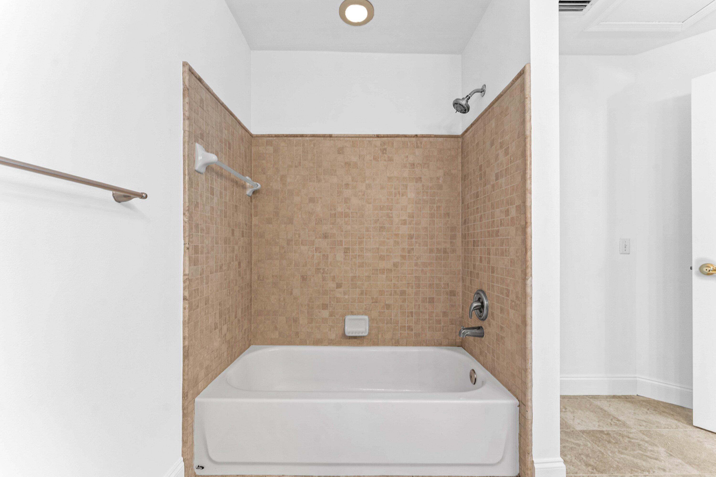 BOCA GARDENS 3 - Residential