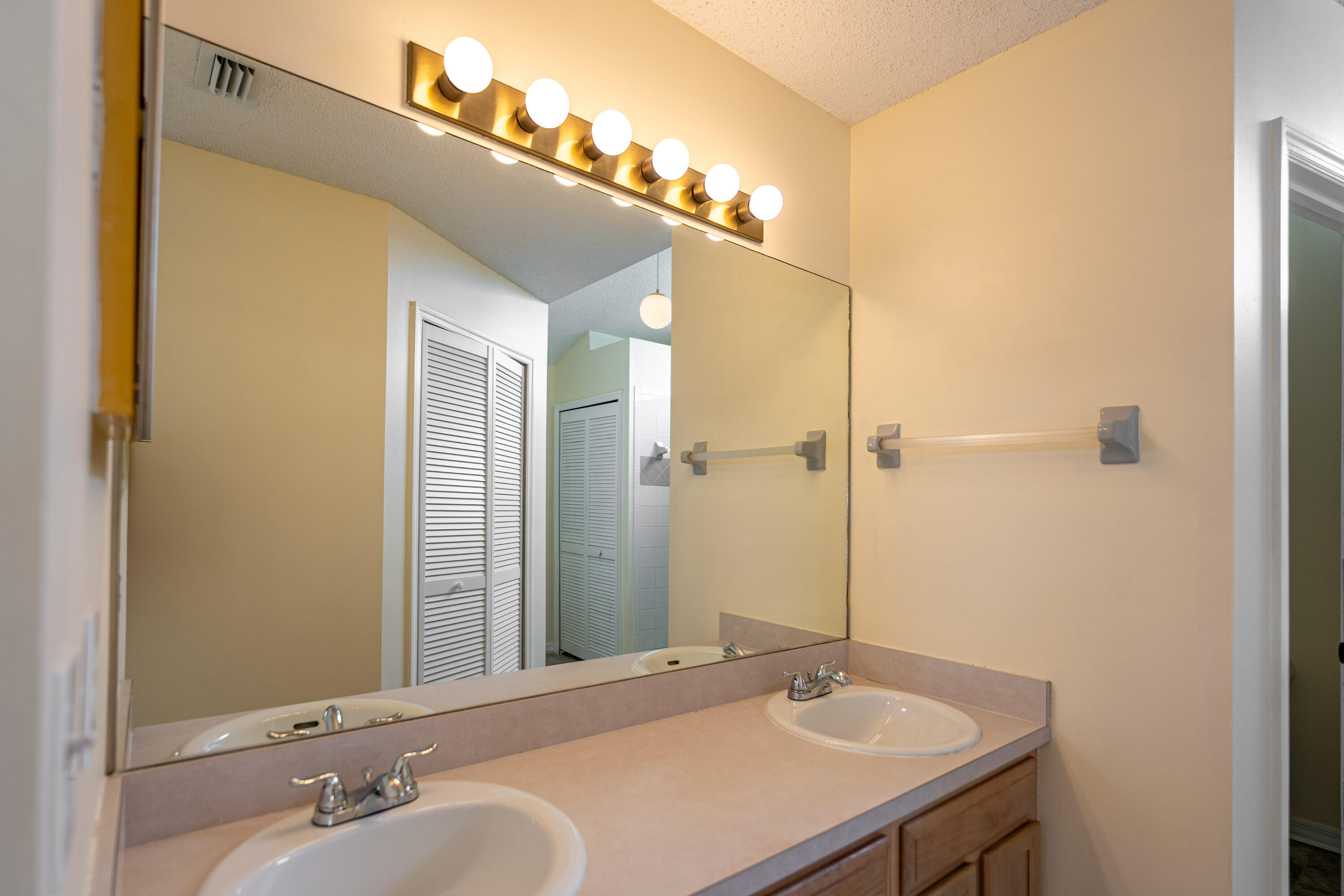 SEBASTIAN HIGHLANDS UNIT 11 - Residential