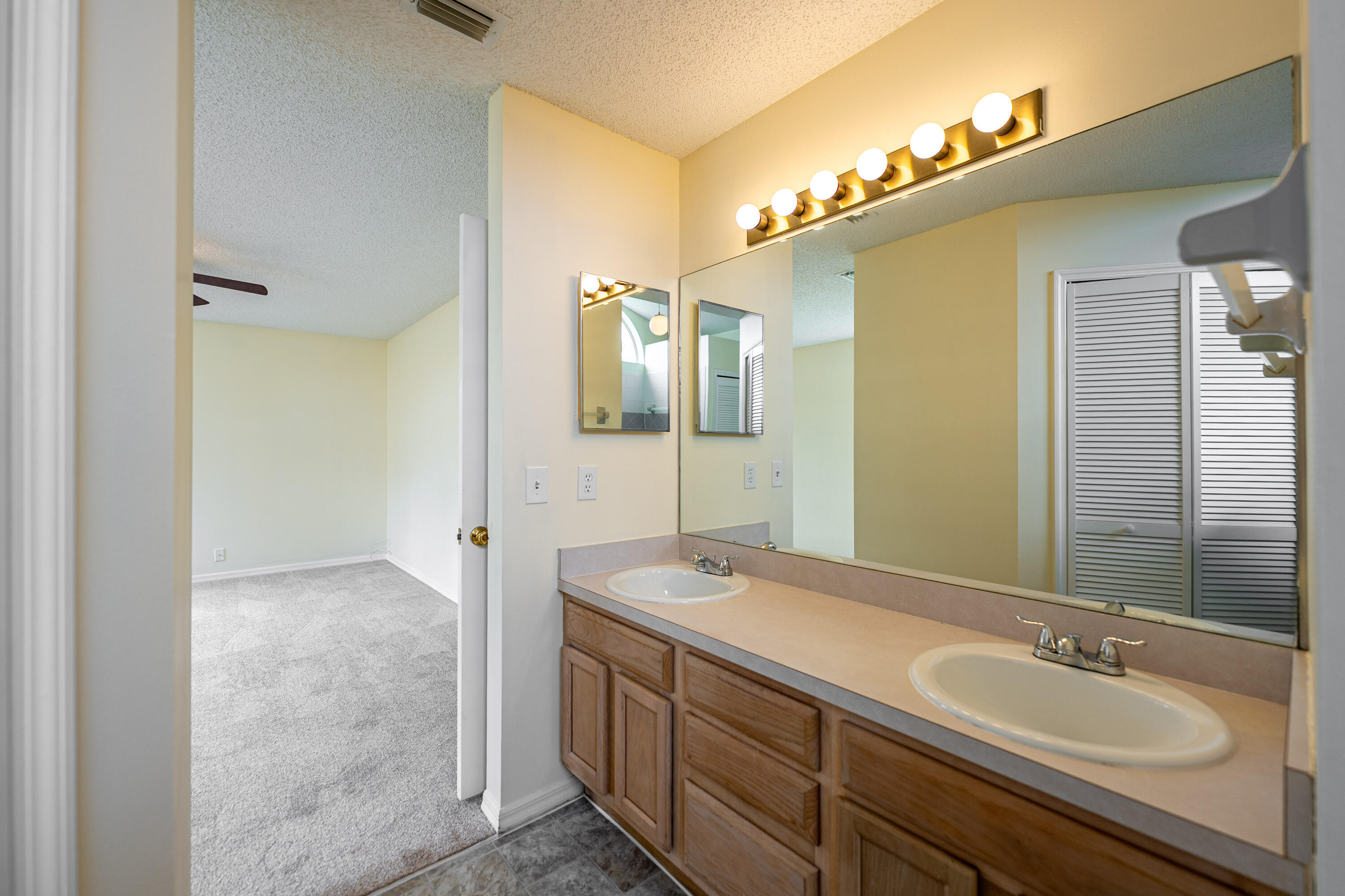 SEBASTIAN HIGHLANDS UNIT 11 - Residential