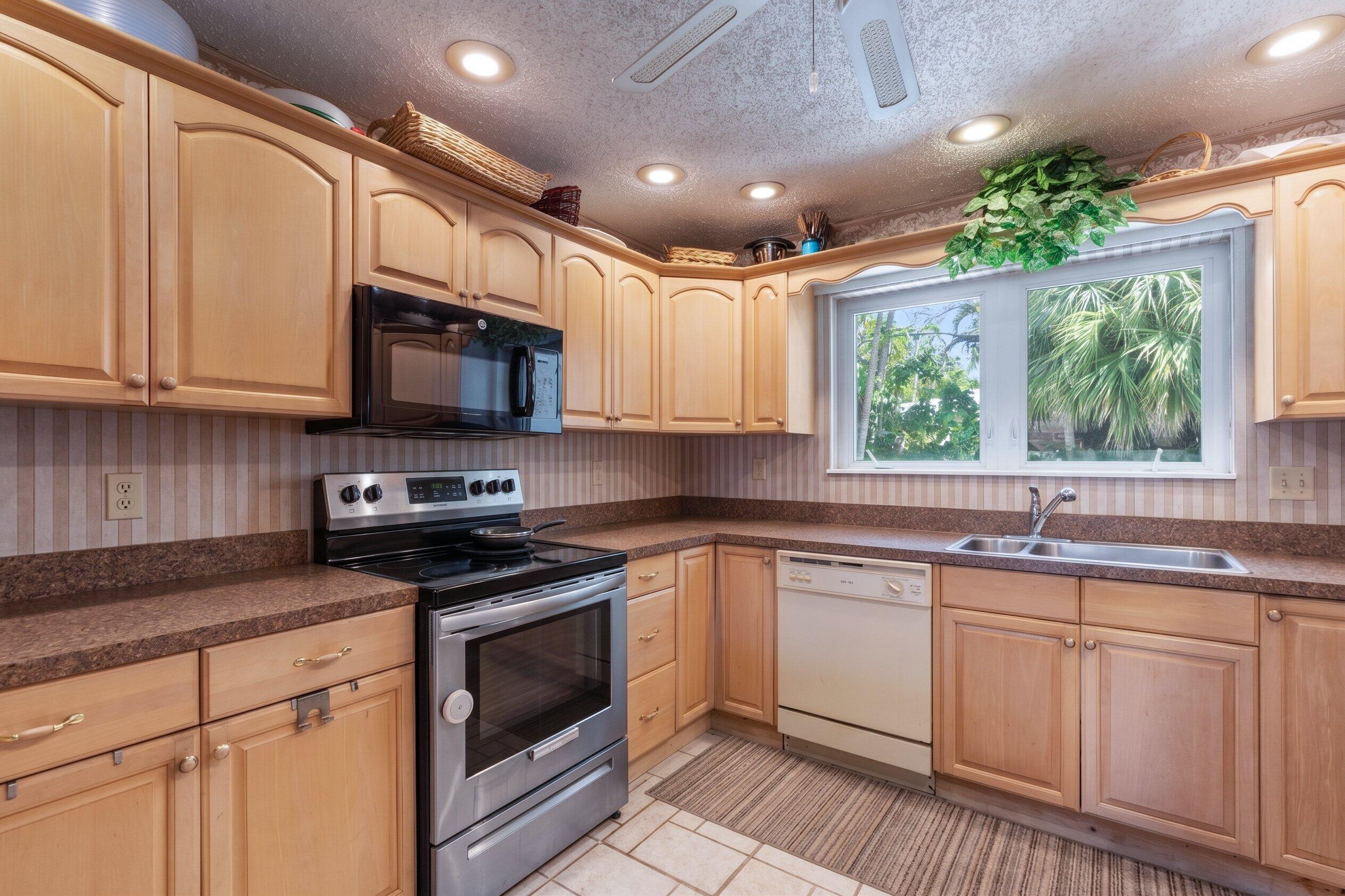 PALM BEACH SHORES - Residential