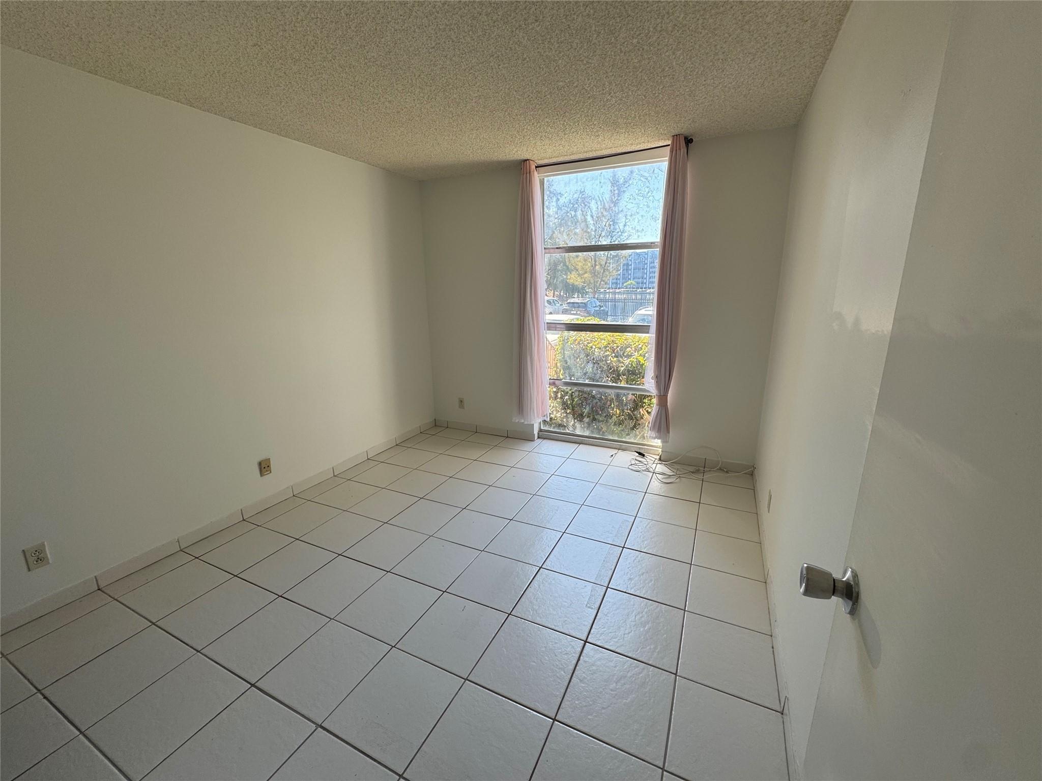 Desoto Park Condo - Residential Lease