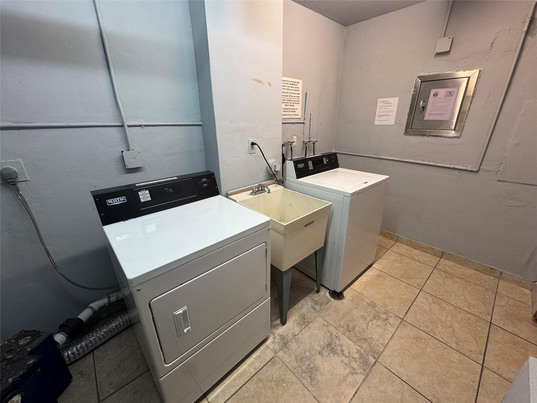 Desoto Park Condo - Residential Lease