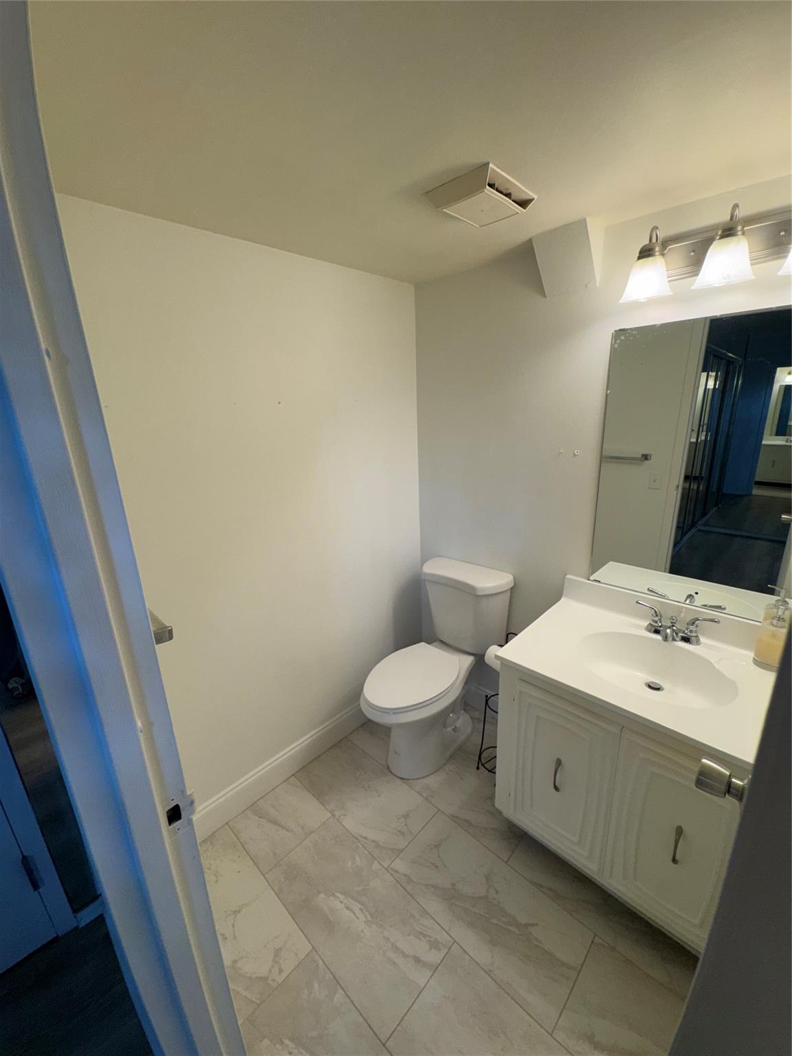 Desoto Park Condo - Residential Lease