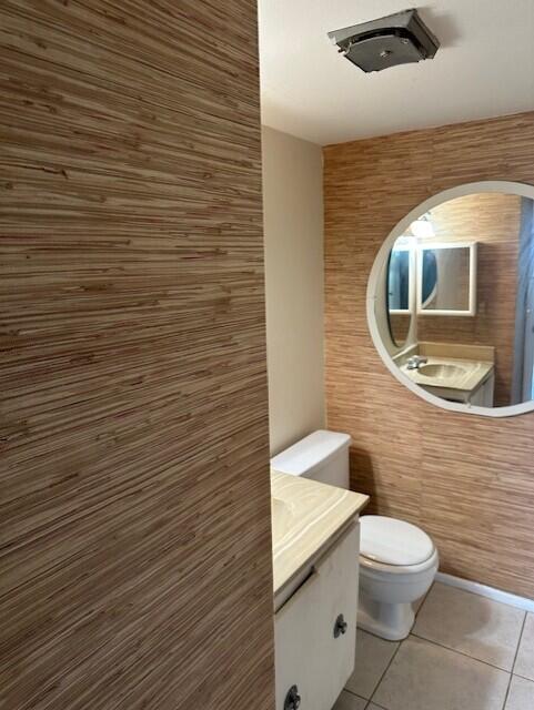 GOLDEN LAKES VILLAGE CONDO 1 THRU 13-A - Residential Lease