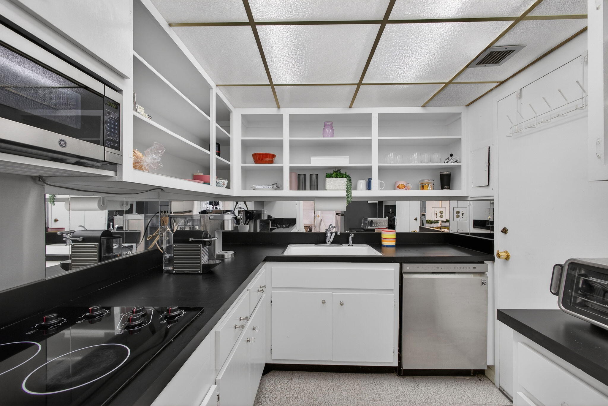 PORTOFINO CONDO PT OF LTS 15 AND 16,JARVIS PAR - Residential Lease