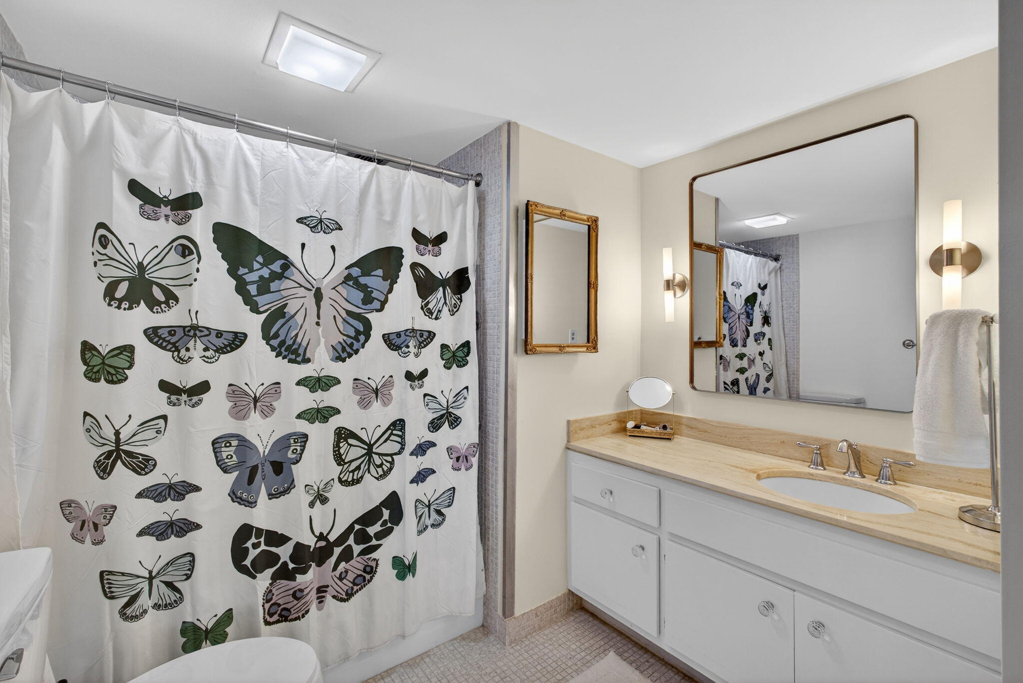 PORTOFINO CONDO PT OF LTS 15 AND 16,JARVIS PAR - Residential Lease