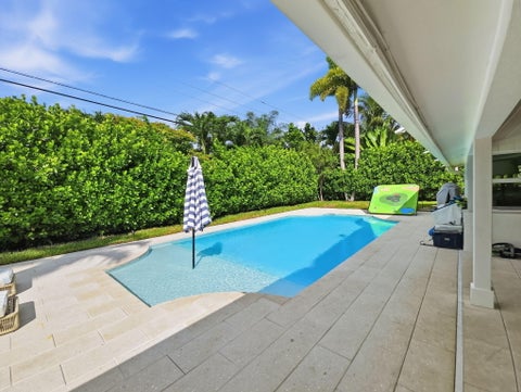 Tiny photo for 4401 NE 15TH Way, Oakland Park, FL 33334 (MLS # B26089900)