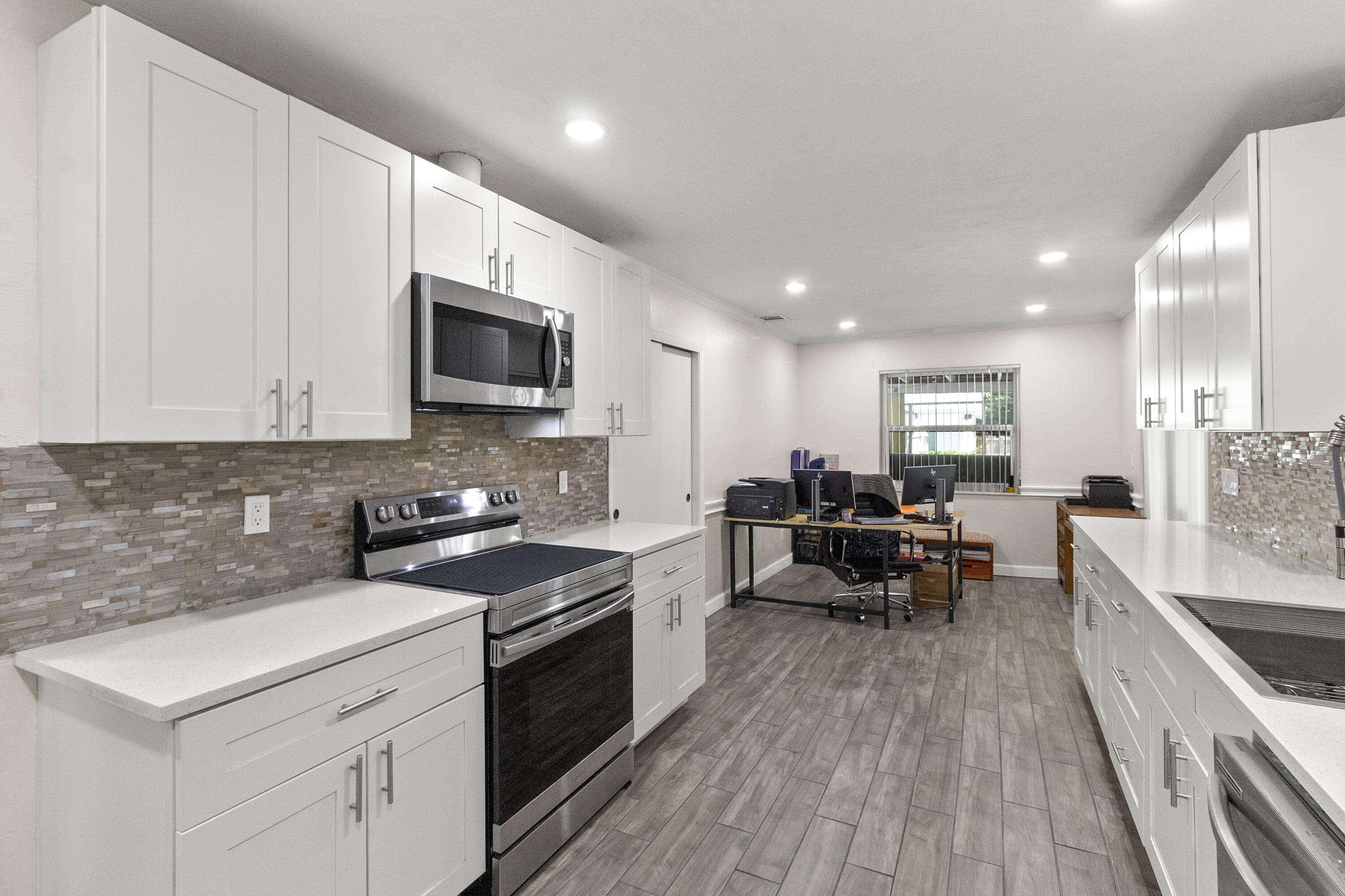 DRIFTWOOD PLAZA NO 3 - Residential