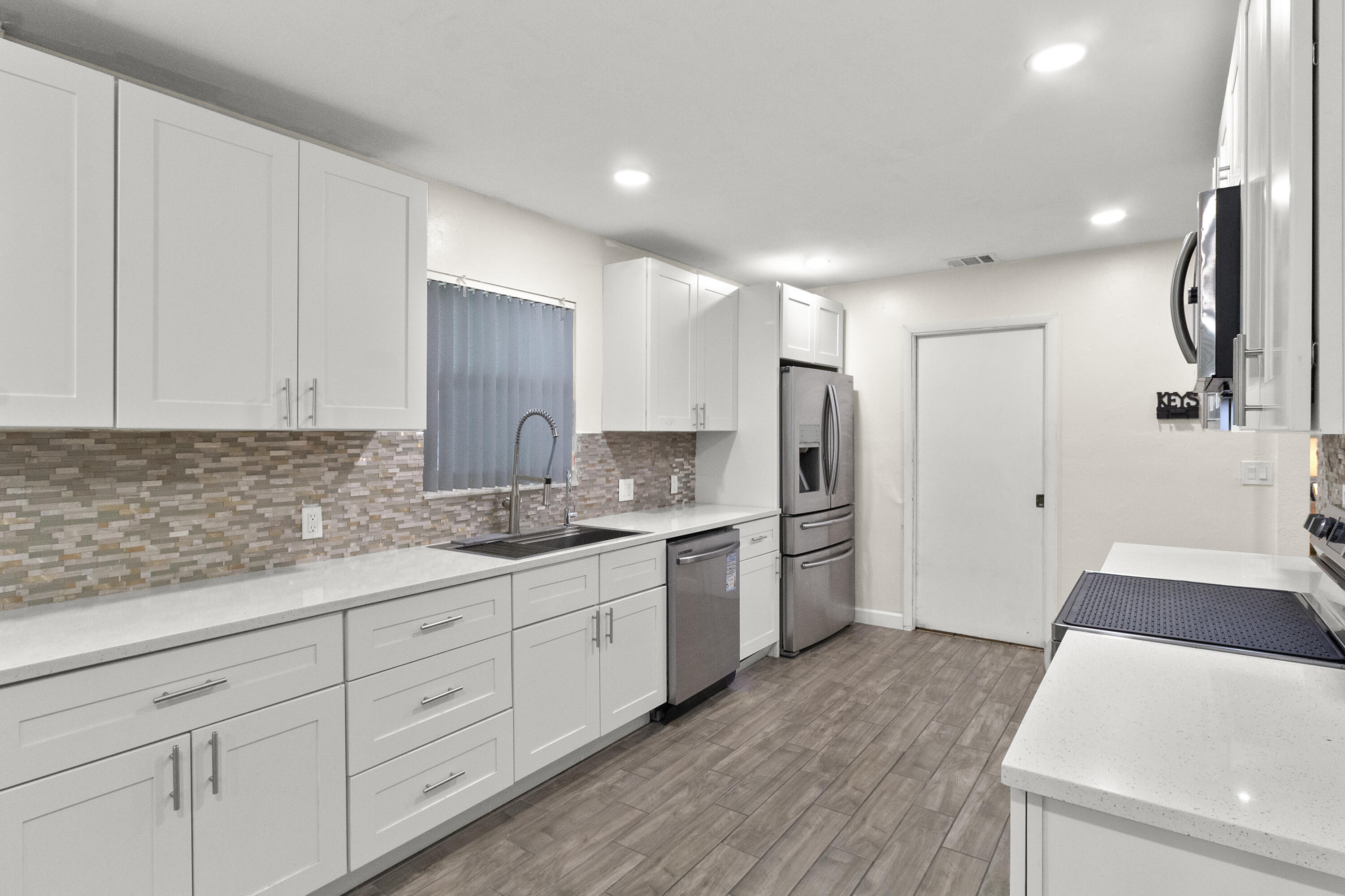 DRIFTWOOD PLAZA NO 3 - Residential