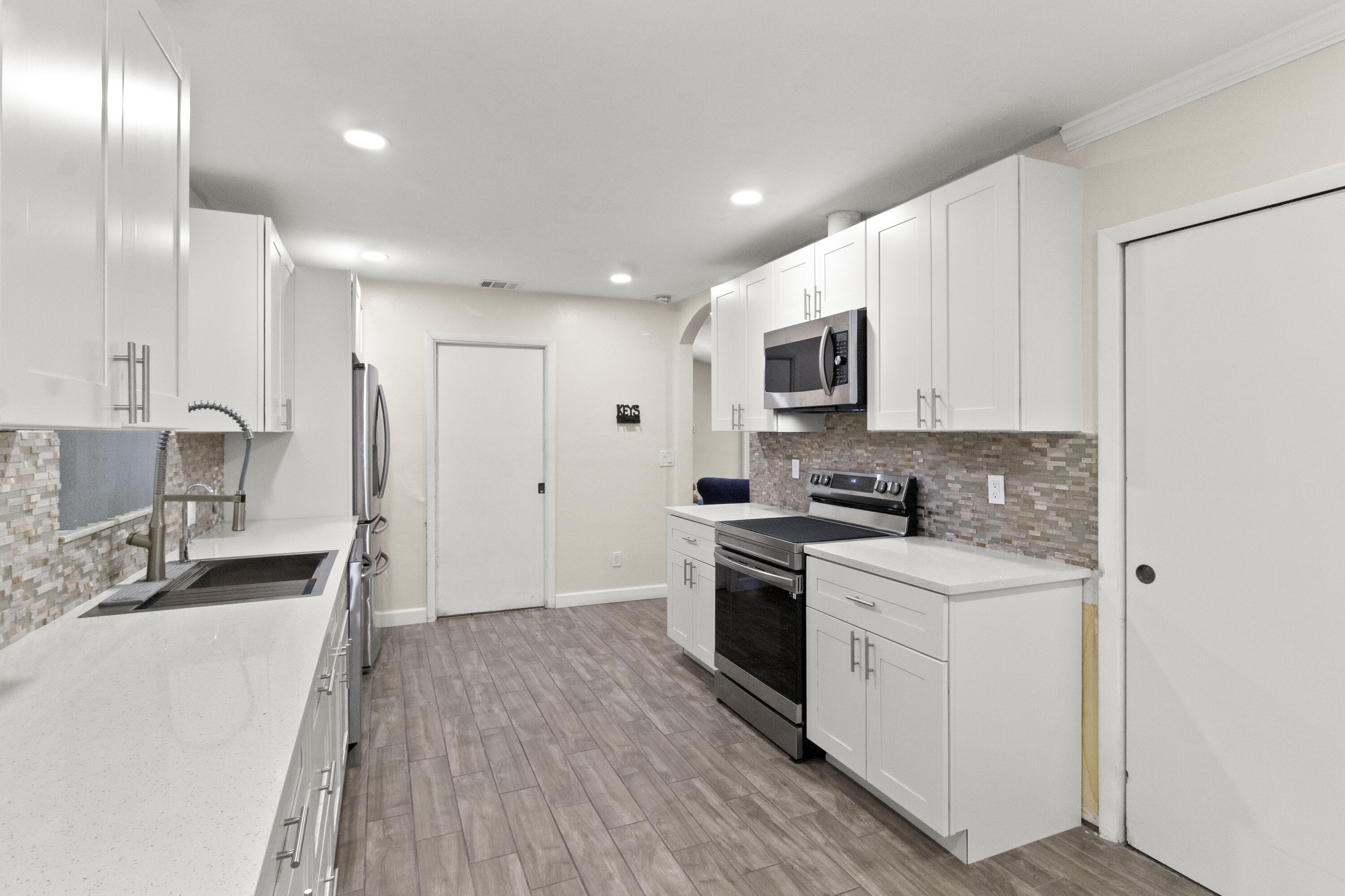 DRIFTWOOD PLAZA NO 3 - Residential