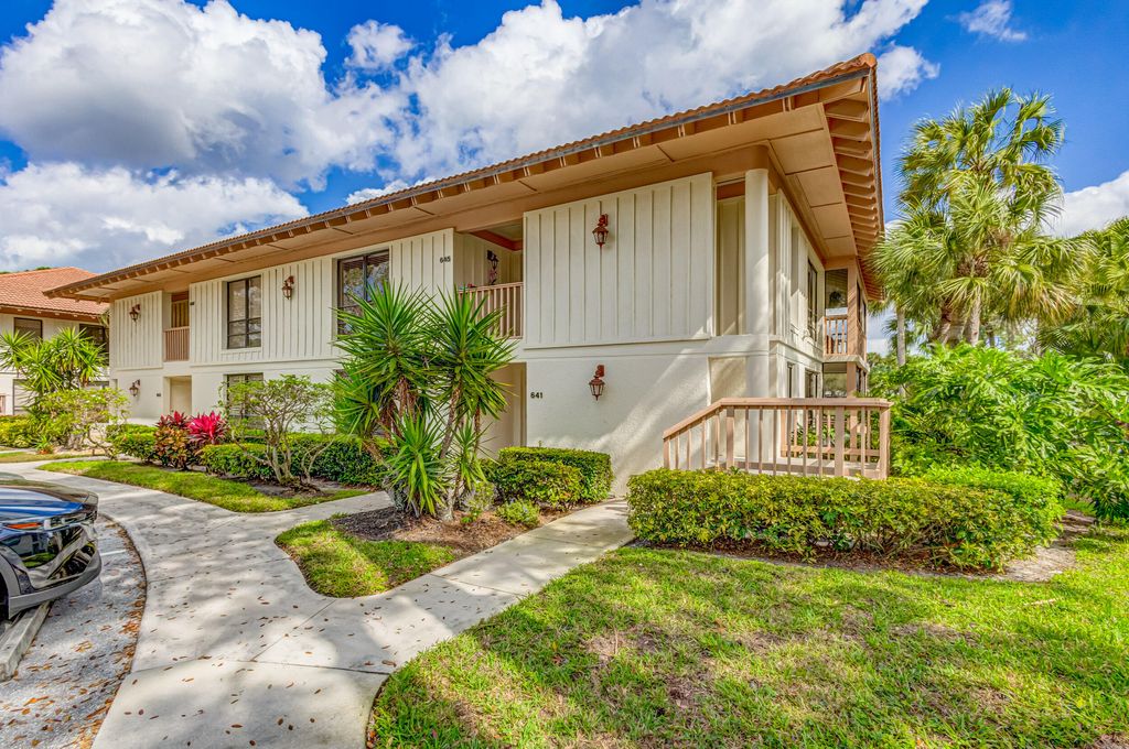Photo of 641 Brackenwood Cove, Palm Beach Gardens, FL 33418 (MLS # R10959229)