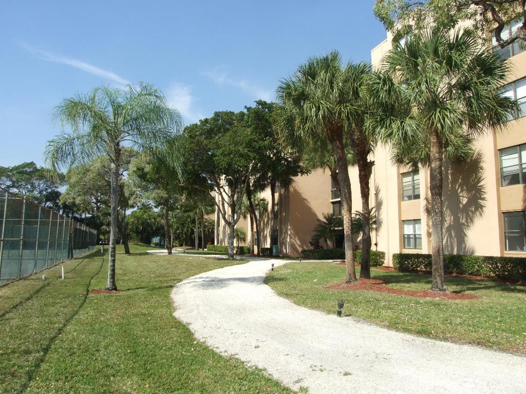 LAVERS DELRAY RACQUET CLUB CONDO - Residential
