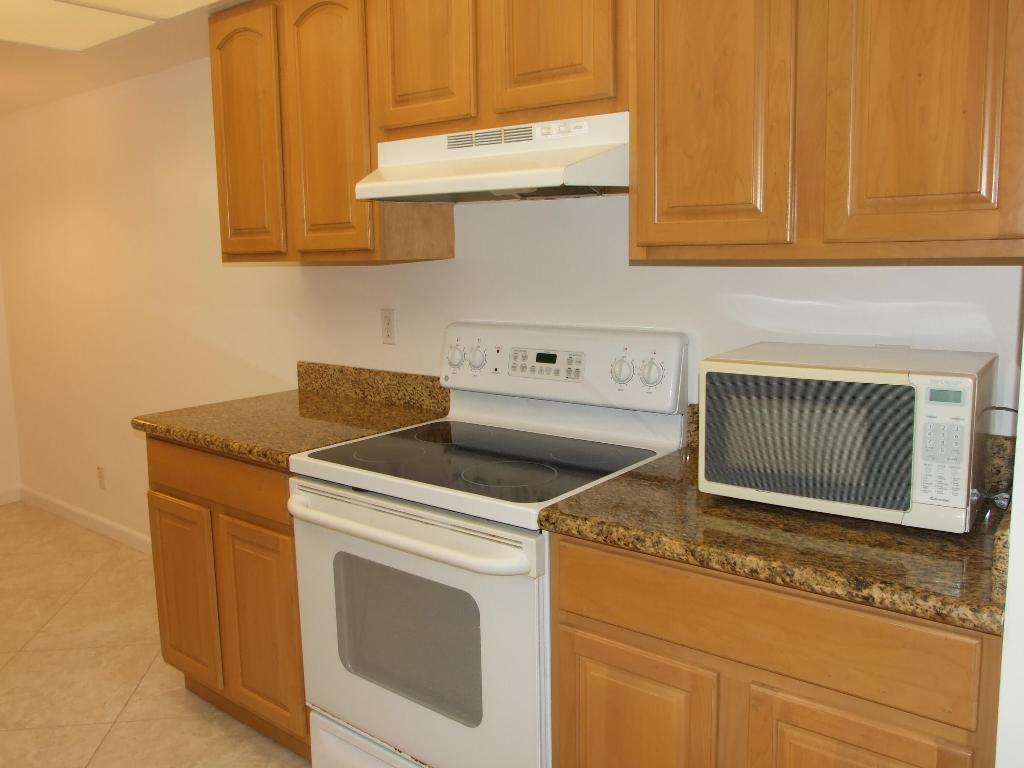 LAVERS DELRAY RACQUET CLUB CONDO - Residential