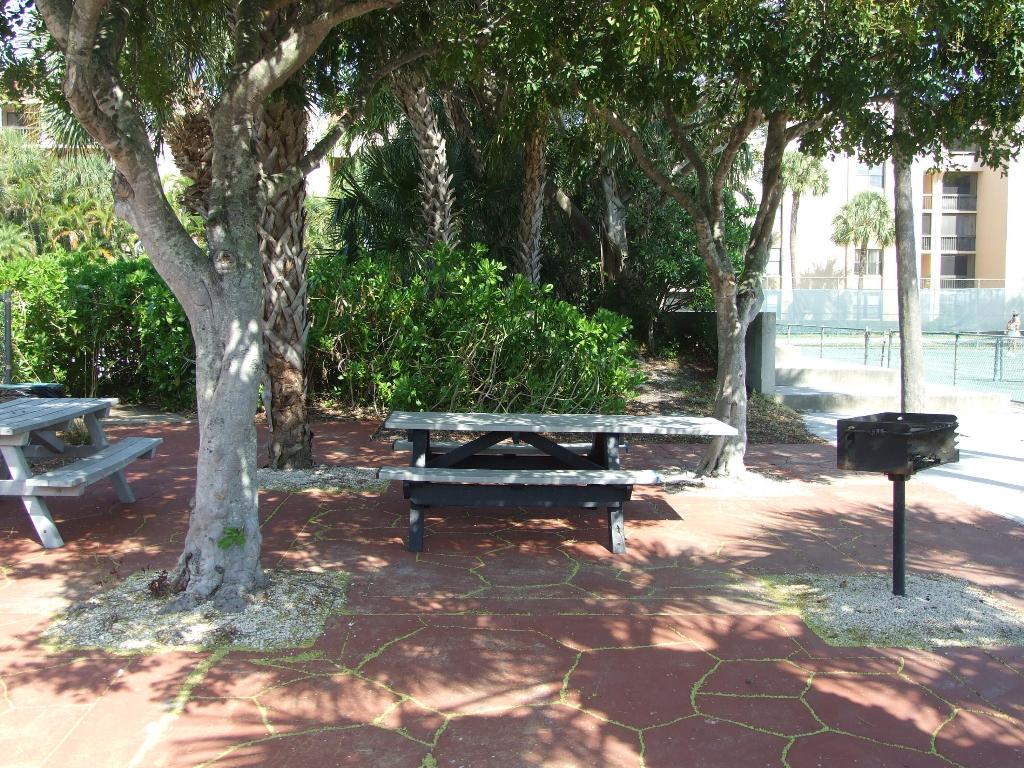 LAVERS DELRAY RACQUET CLUB CONDO - Residential