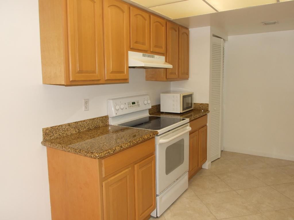 LAVERS DELRAY RACQUET CLUB CONDO - Residential