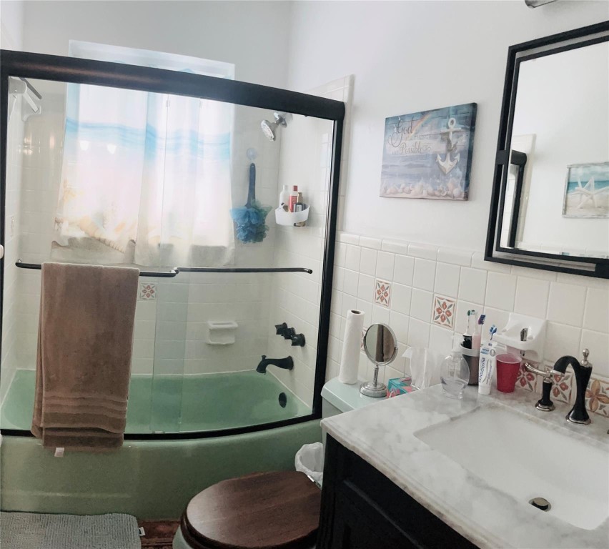 Oyster Bay co-op - Residential