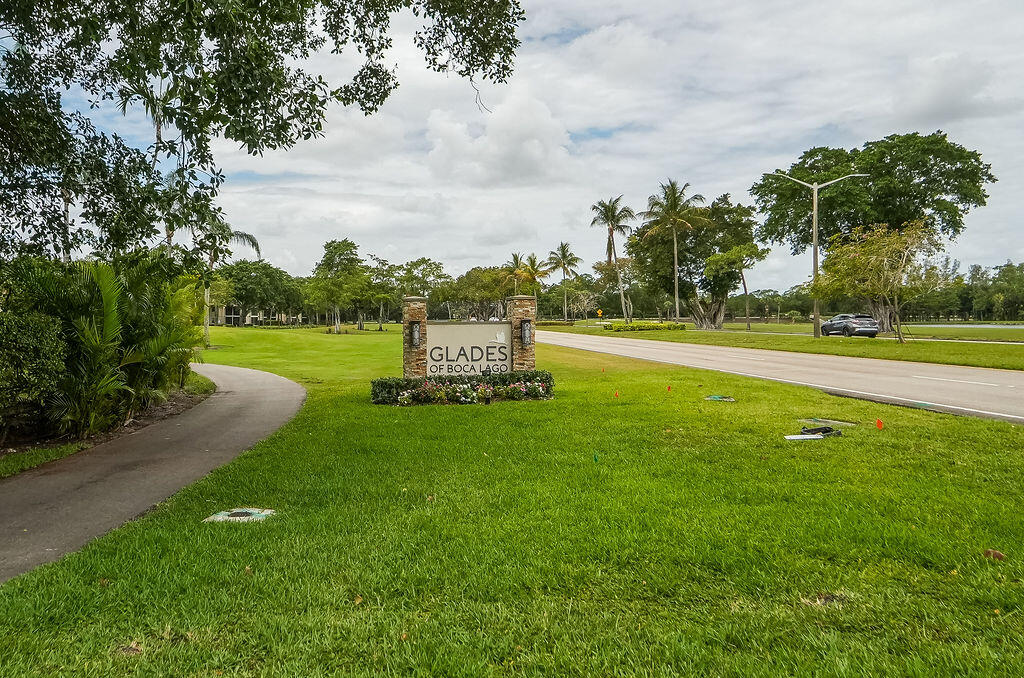 GLADES OF BOCA LAGO CONDO - Residential