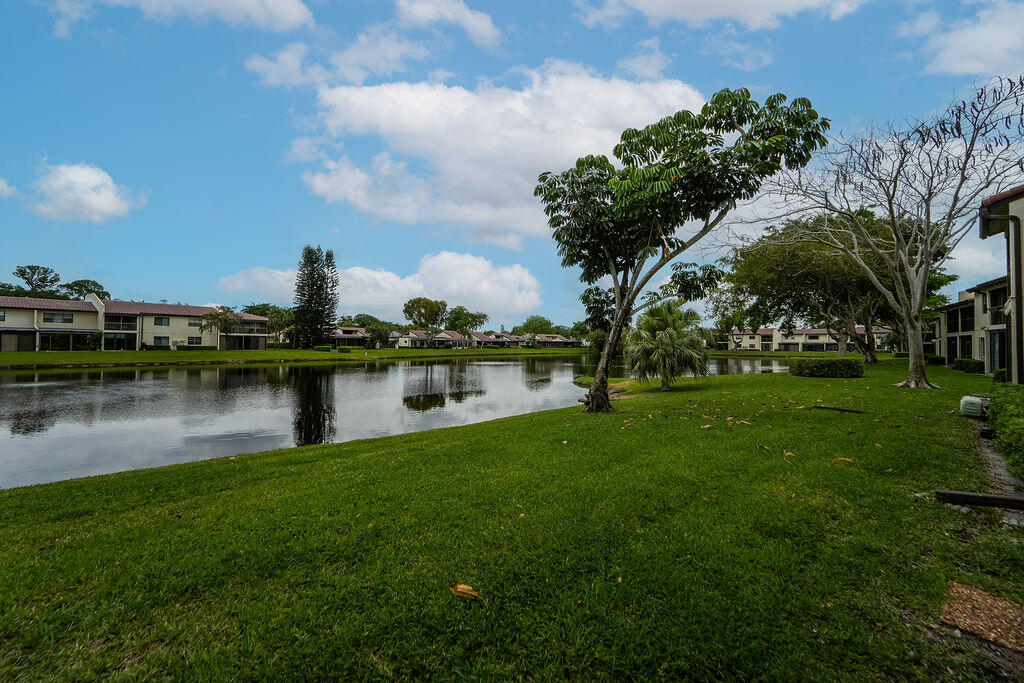 GLADES OF BOCA LAGO CONDO - Residential