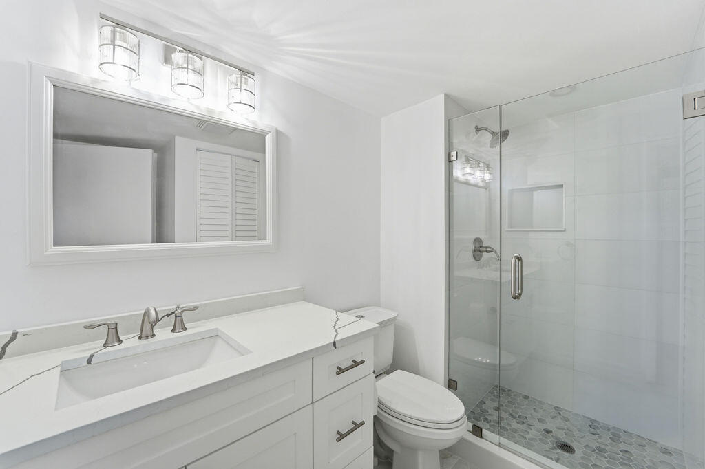 GLADES OF BOCA LAGO CONDO - Residential