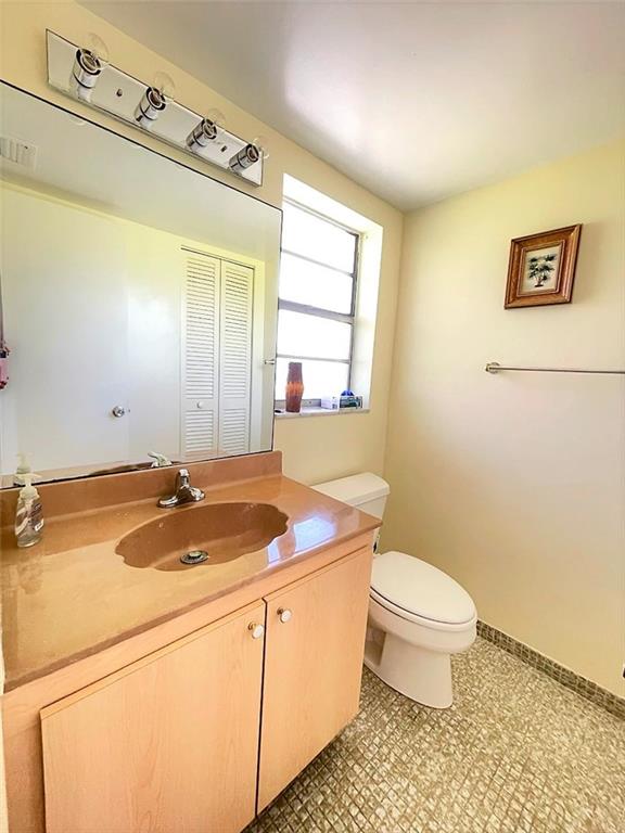 VILLAGE  ROYALE  EMERALD - Residential