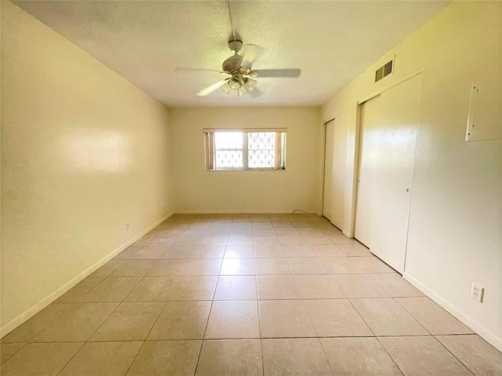 VILLAGE  ROYALE  EMERALD - Residential