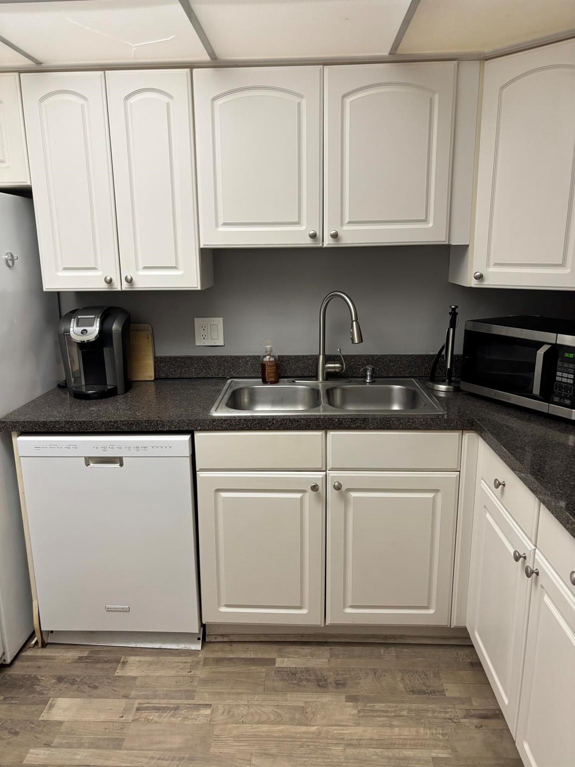 FOREST HILL VILLAS GARDEN - Residential