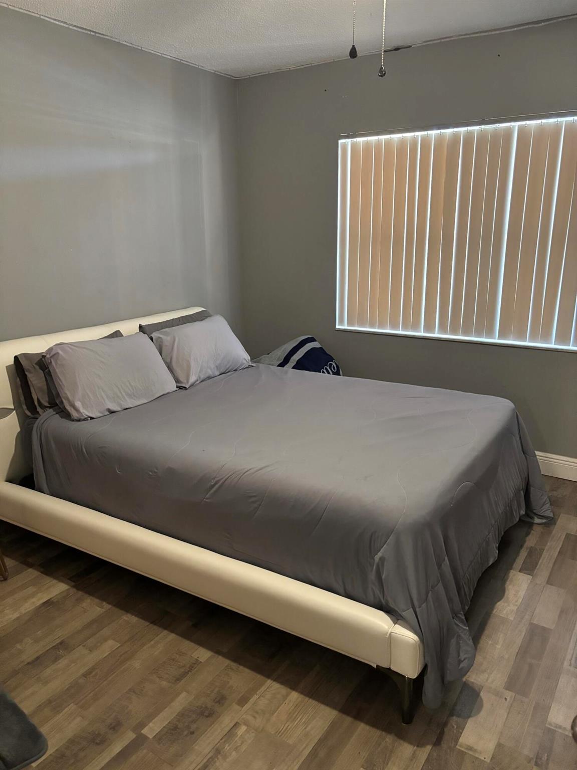 FOREST HILL VILLAS GARDEN - Residential