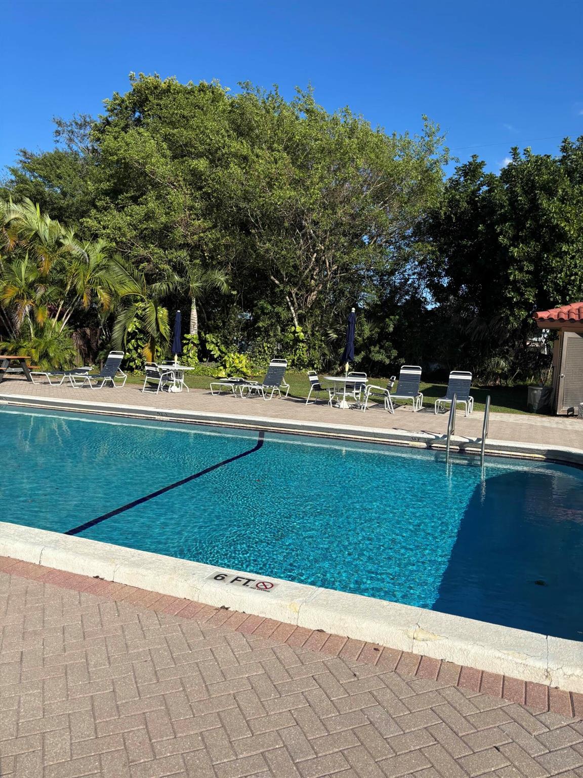 FOREST HILL VILLAS GARDEN - Residential