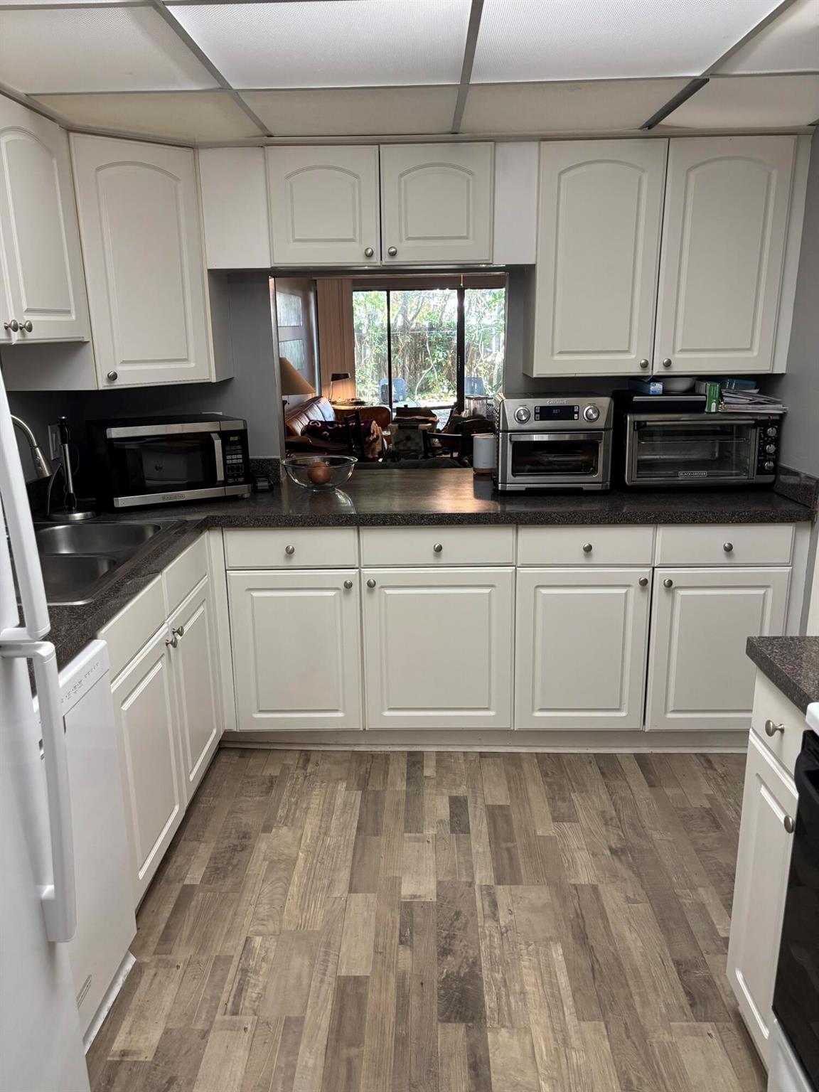 View photos, virtual tours, details... 5937 Forest Hill Boulevard 103