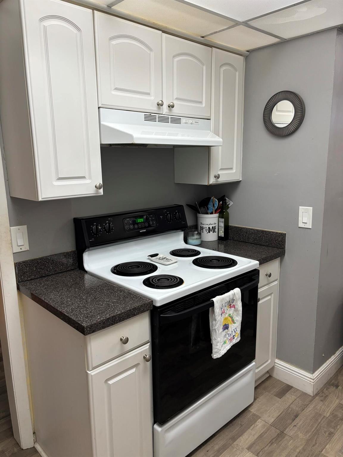 FOREST HILL VILLAS GARDEN - Residential