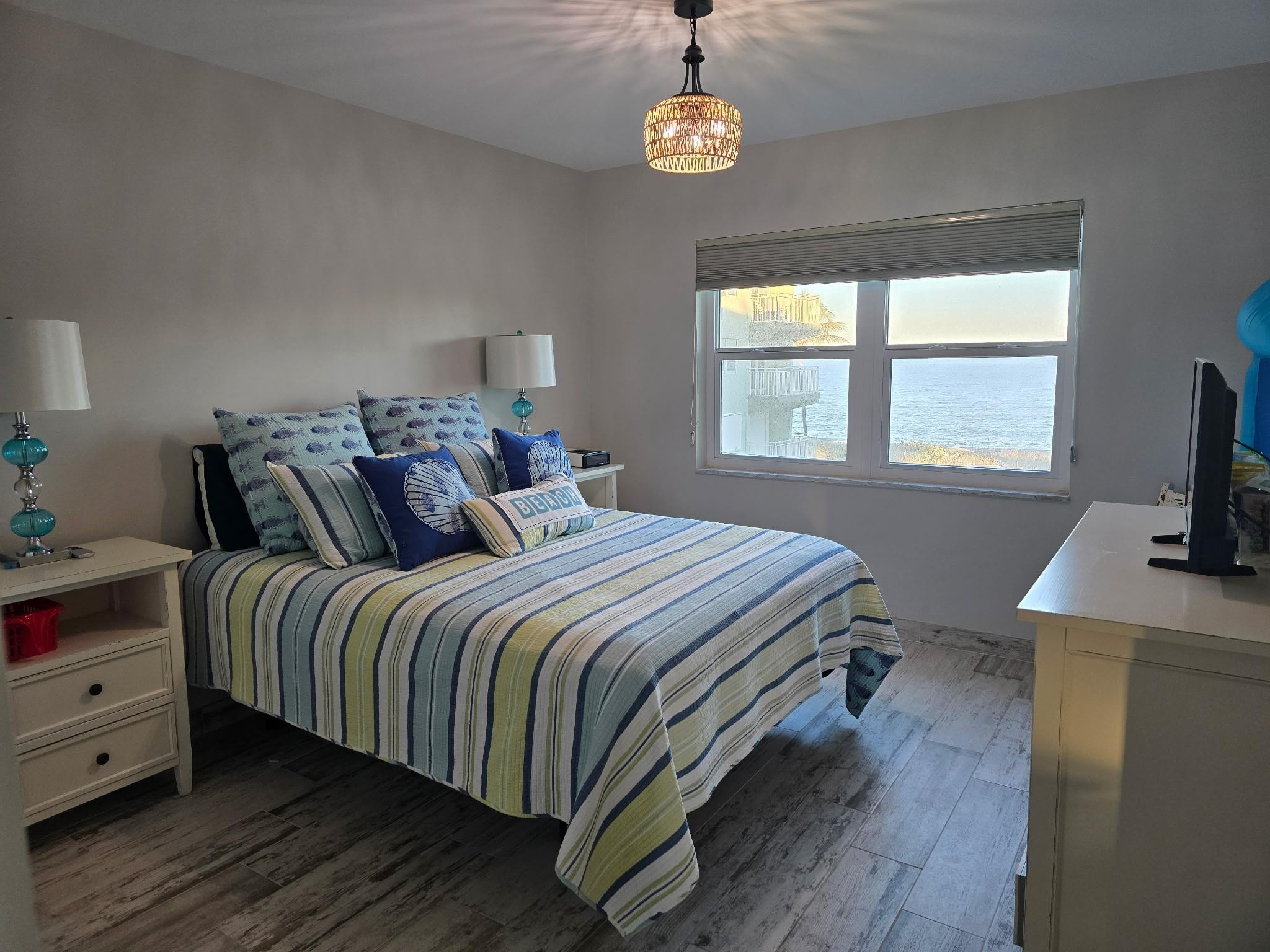 Hillsboro Mile Tower Co-O - Residential Lease