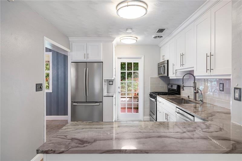 Cresthaven 10 46-25 B - Residential