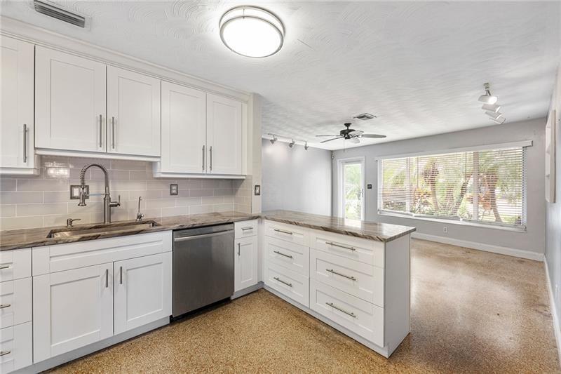 Cresthaven 10 46-25 B - Residential