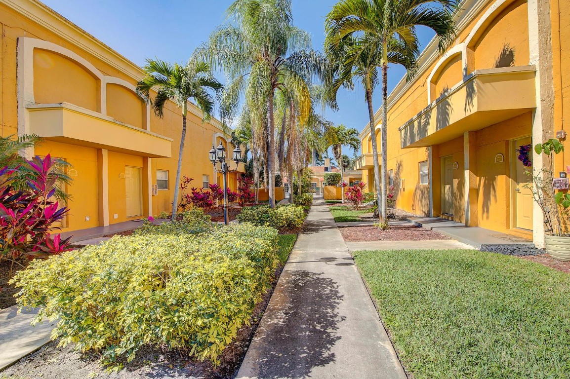 Venetian Gardens - Residential