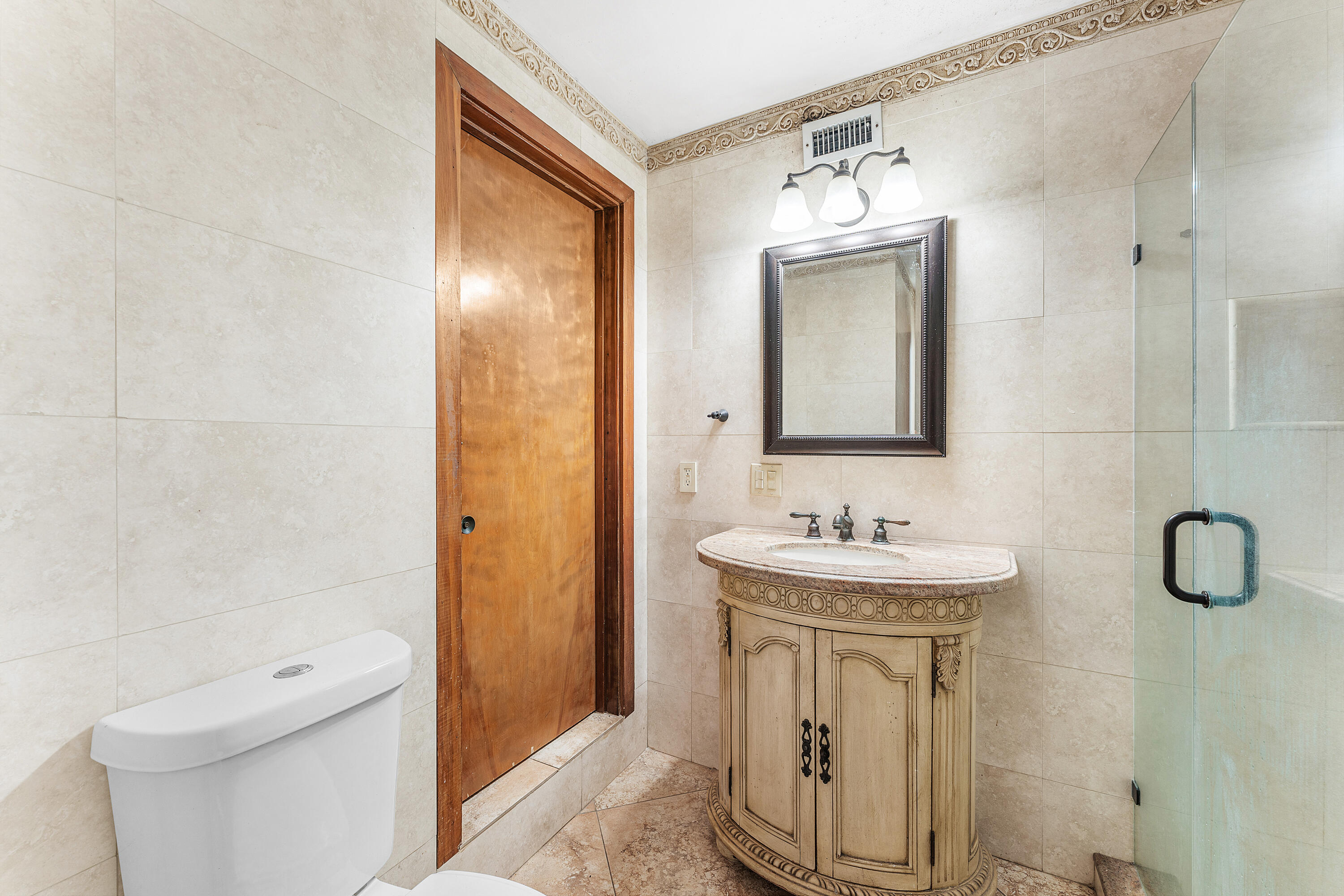 LEXINGTON I OF SHERBROOKE - Residential