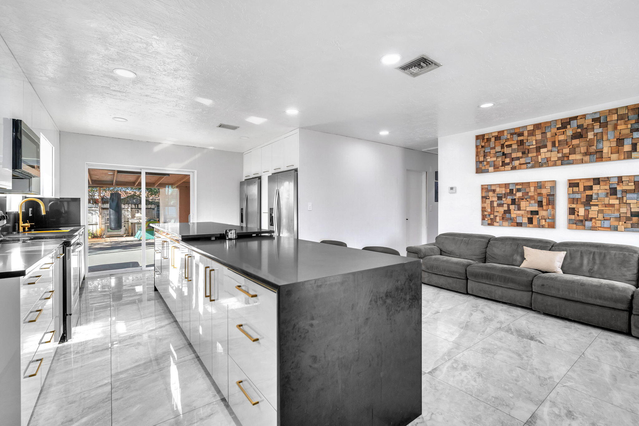 HERITAGE HOMES FIRST ADD - Residential