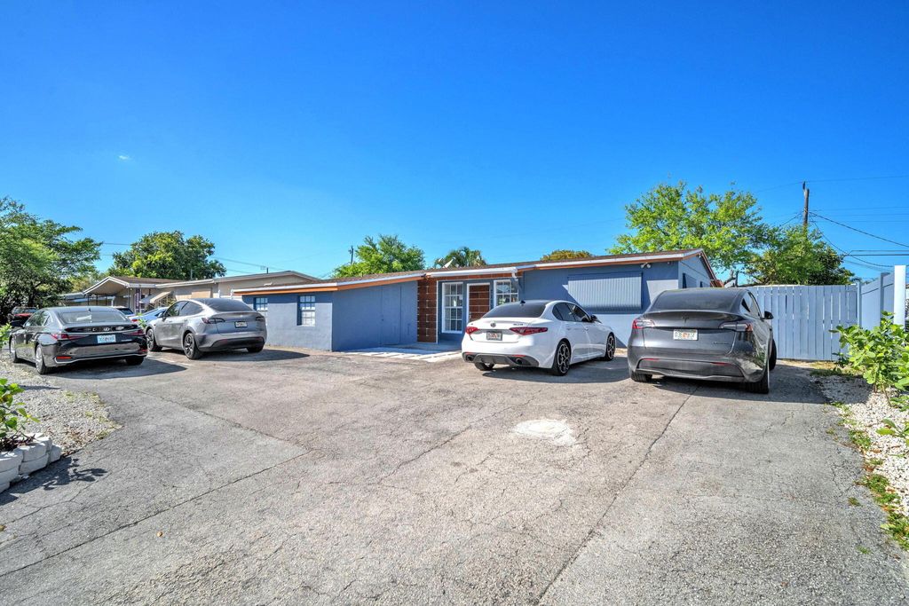 Photo of 7151 Taft Street, Hollywood, FL 33024 (MLS # R11168067)