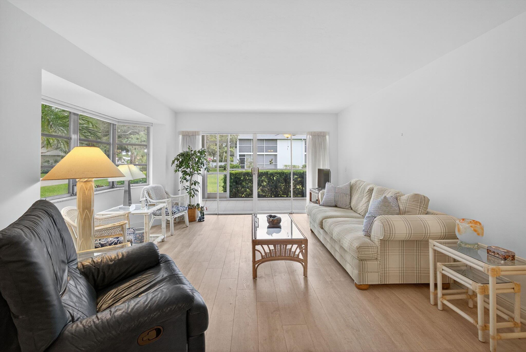 TEQUESTA GARDEN CONDO 3 - Residential