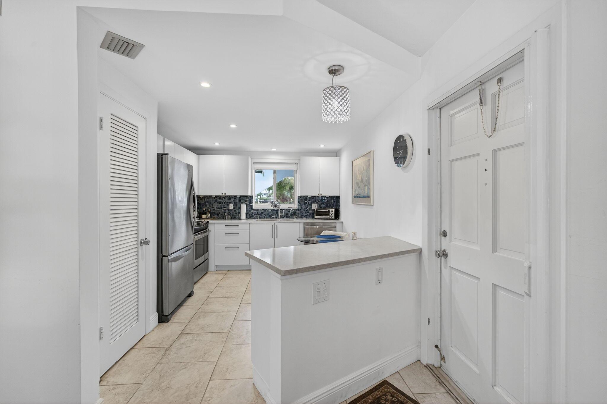 TEQUESTA GARDEN CONDO 3 - Residential