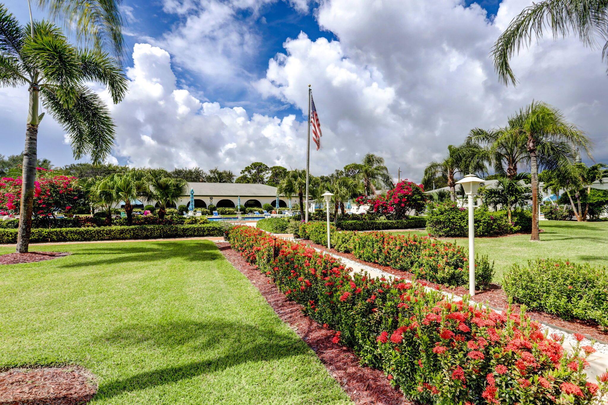 TEQUESTA GARDEN CONDO 3 - Residential