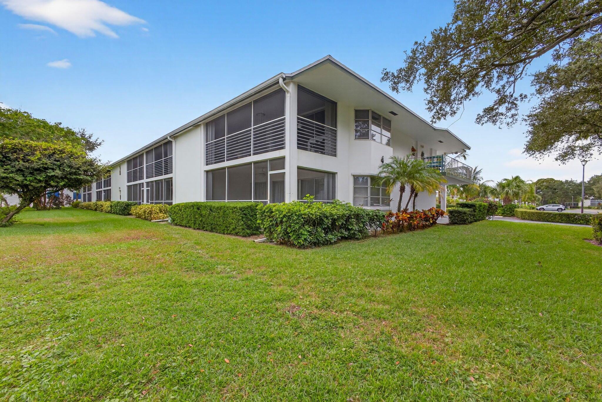 TEQUESTA GARDEN CONDO 3 - Residential