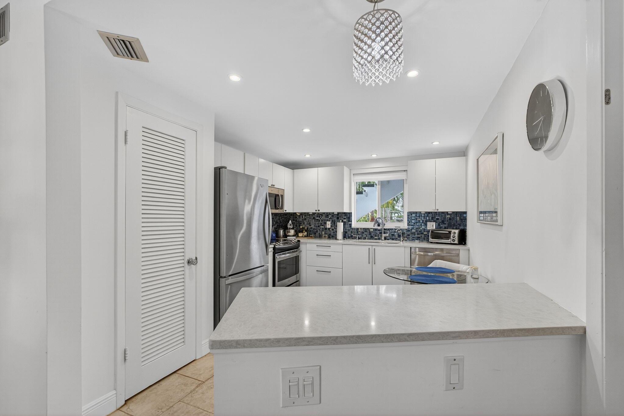 TEQUESTA GARDEN CONDO 3 - Residential