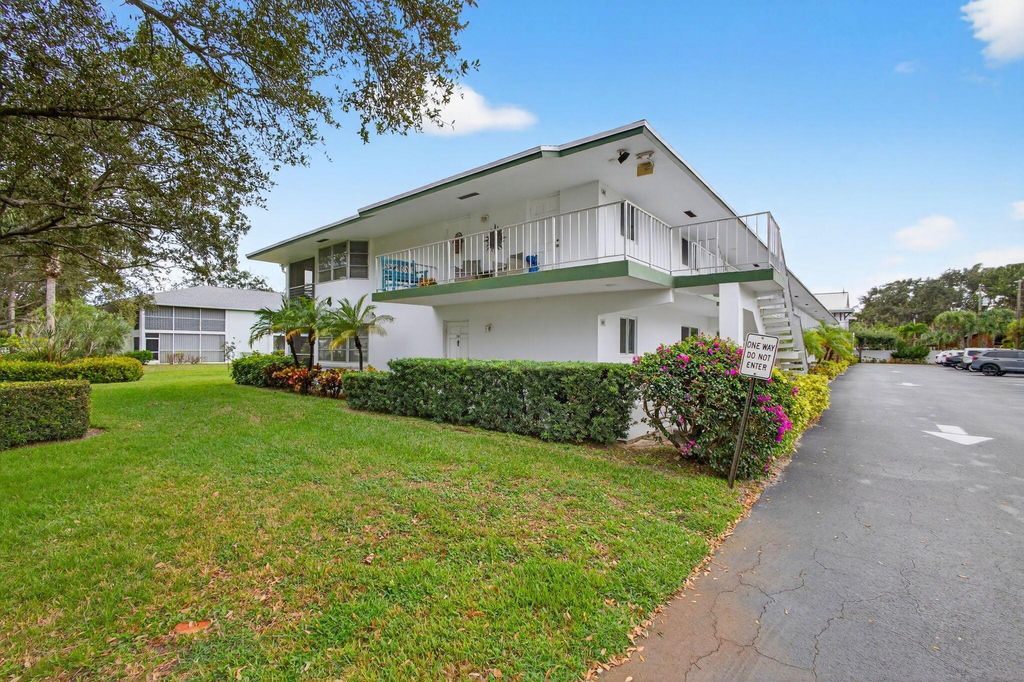 Photo of 4 Westwood Avenue #101h, Tequesta, FL 33469 (MLS # R11138590)